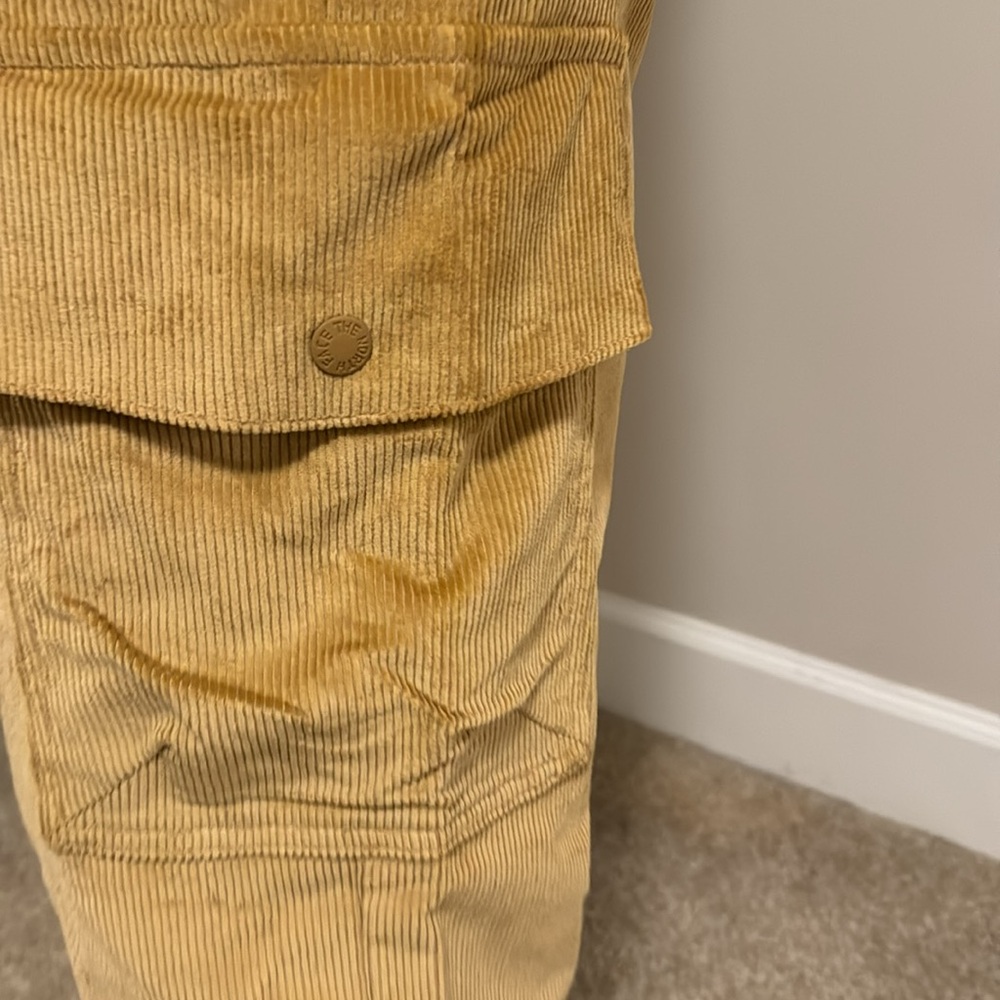 NWT flatering, adorable and super cute The north face cargo women’s pants - Picture 11 of 13